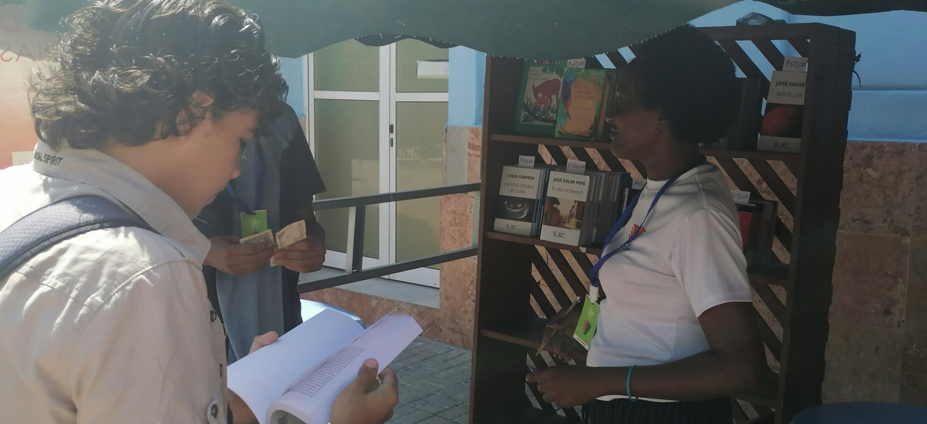 La magia de la lectura ya se extiende por el centro histórico santiaguero como parte de la 34ta. Feria del Libro.