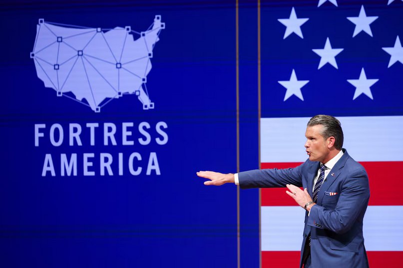 Pete Hegseth proyectando guerras presentes y futuras