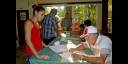 Jóvenes cubanos ejercen su derecho al voto