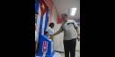 René González ejerce su derecho al voto