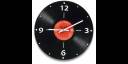 Reloj sencillo hecho con un disco de vinilo
