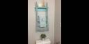 Estante para baño hecho de una silla