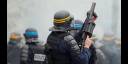 Policía francesa dispara gases contra manifestantes en Nantes 