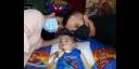 Gael junto a sus padres