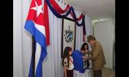 Raúl ejerce su derecho al voto.