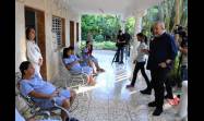 Marrero Cruz visitó también el hogar materno Anaí Reyes Prieto en Caimito