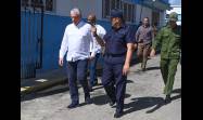 El Primer Secretario del Comité Central del Partido Comunista de Cuba y Presidente de la República, Miguel Díaz-Canel Bermúdez, visitó en la mañana de este lunes la Empresa Militar Industrial “Granma” -ubicada en el municipio capitalino de Regla-, la cual se destaca por varias líneas productivas que buscan responder a demandas de la economía nacional. 