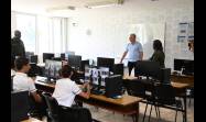 Díaz-Canel realizó un recorrido por las aulas y laboratorios de la escuela.
