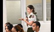 El mandatario pudo escuchar historias de vida de los alumnos, las experiencias y motivaciones de los graduados, así como las reflexiones de los profesores sobre el proceso docente. 