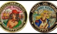 Anverso de dos monedas de oro cubanas de cincuenta pesos con las imágenes de Anne Bonny y Mary Read, respectivamente.