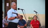 Vecinos del consejo popular Camacho-Libertad intercambian con los ocho candidatos a diputados a la X Legislatura a la Asamblea Nacional por Santa Clara, entre ellos, el Primer Secretario del Comité Central del Partido y Presidente de la República, Miguel Díaz-Canel Bermúdez