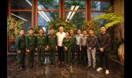 El presidente cubano Miguel Díaz-Canel recibió hoy a una delegación del Ejército Popular de Vietnam.