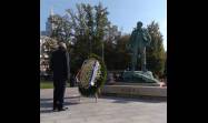 Lazo depositó una ofrenda floral en la estatua erigida en Moscú al líder de la Revolución cubana, Fidel Castro