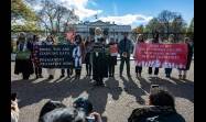 Huelguistas de hambre exigen alto el fuego permanente ante la Casa Blanca