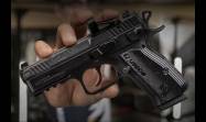 Estados Unidos permitirá la venta de pistolas a jóvenes