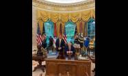 Flavio Bolsonaro fue recibido por Trump en el Despacho Oval.