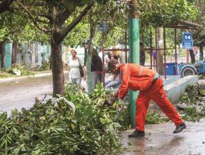 Tanto en Pinar del Río como en los demás territorios afectados por el huracán, se trabaja en la recuperación. 