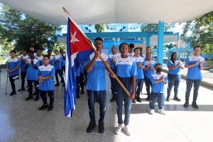 Los paratletas Robiel Yankiel Sol y Felipa Hechavarría serán los encargados de portar la bandera cubana en tierra colombiana.