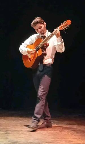 El joven integrante de la Compañía de Teatro Musical Infantil Abrakadabra