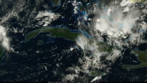 Vaguadas favorecen chubascos y tormentas eléctricas en Cuba