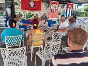 Fructífero intercambio entre vecinos y especialistas de la agricultura