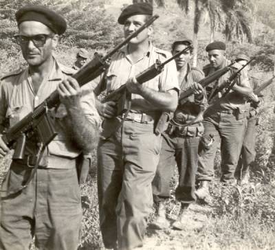 Jóvenes milicianos en el Escambray