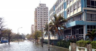 Comienzan a disminuir las inundaciones en el litoral habanero