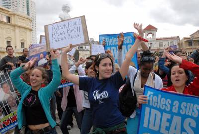 Multitud de Jóvenes en el  Día Internacional de los Derechos Humanos