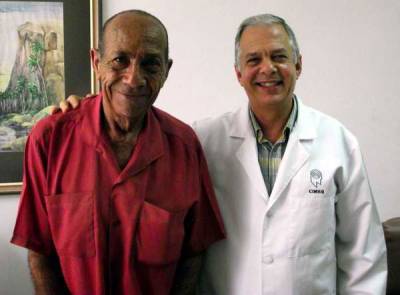 Maximiliano y el doctor Ángel Obregón Santos