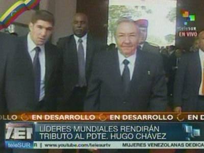Raúl Castro a su llegada a la Academia Militar