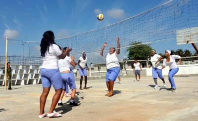 Práctica de deportes en la Prisión de Mujeres