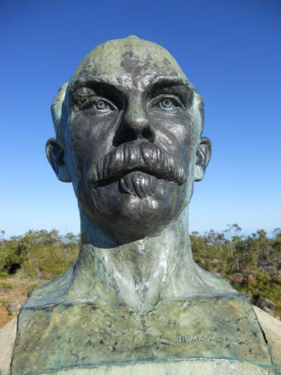 Busto de José Martí en el Pico Turquino