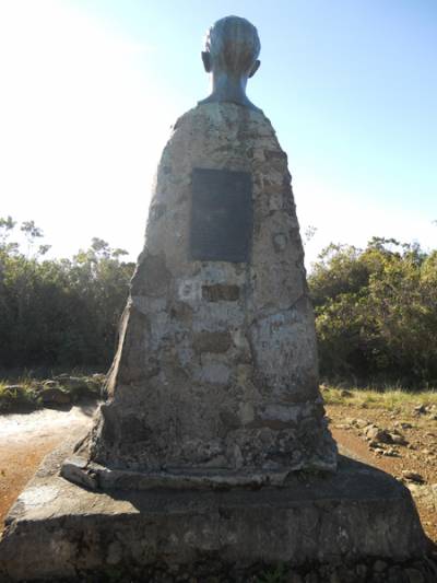 Busto de José Martí en el Pico Turquino