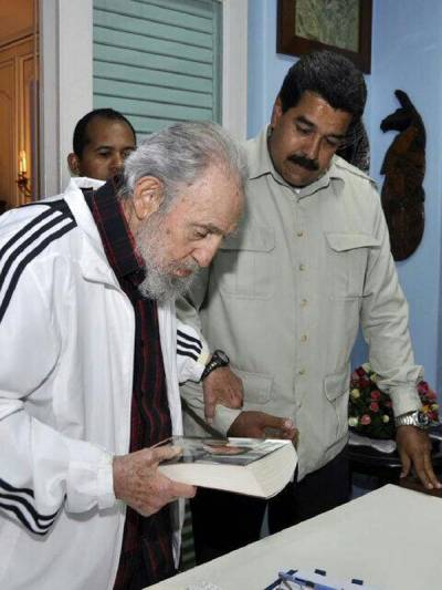 Histórico encuentro entre Fidel y Maduro