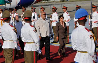 Arriban a Cuba mandatarios Caribeños