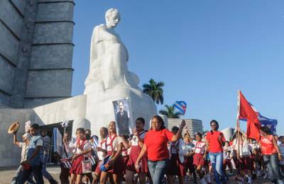 Desfile martiano en Cuba