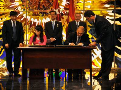 Firma de acuerdos bilaterales entre Cuba y Vietnam