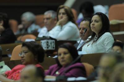Analizan en Cuba nueva Ley de Inversión Extranjera 