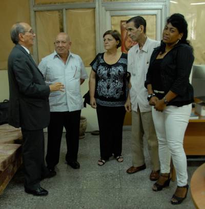 Colectivo de Juristas despiden entrevista on line