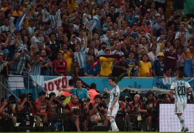 Messi celebra