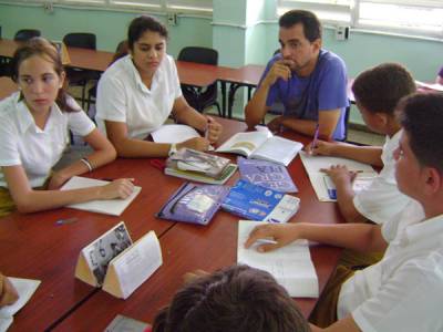 El profesor Rewuald Martínez Andino