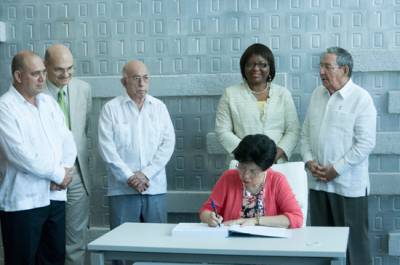Inauguran centros científicos cubanos