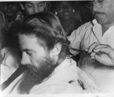  Camilo se corta el cabello en la Ciudad Escolar Libertad