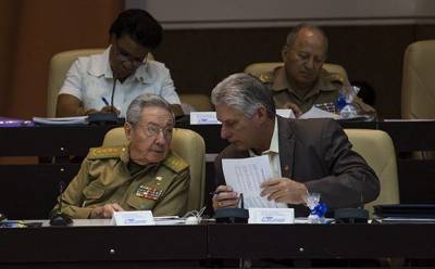 Preside Raúl Castro sesión plenaria de la Asamblea Nacional