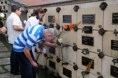 Ceremonia militar de traslado e inhumación de los restos de los combatientes del II Frente Frank País