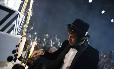 Neymar festejó por partida doble. El País. 