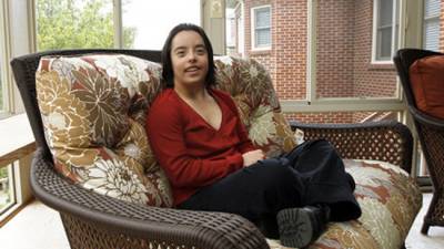 Megan McCormick es una joven maestra de prescolar que padece de Síndrome de Down