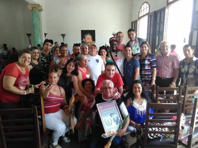 Más fotos, Homenaje a personal médico