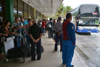 Familias de las víctimas de accidente aéreo en Puesto de Mando en Holguín