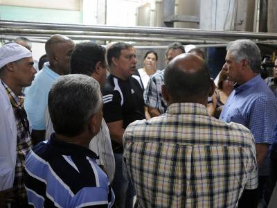 Miguel Díaz-Canel Bermúdez visita la Empresa Láctea
